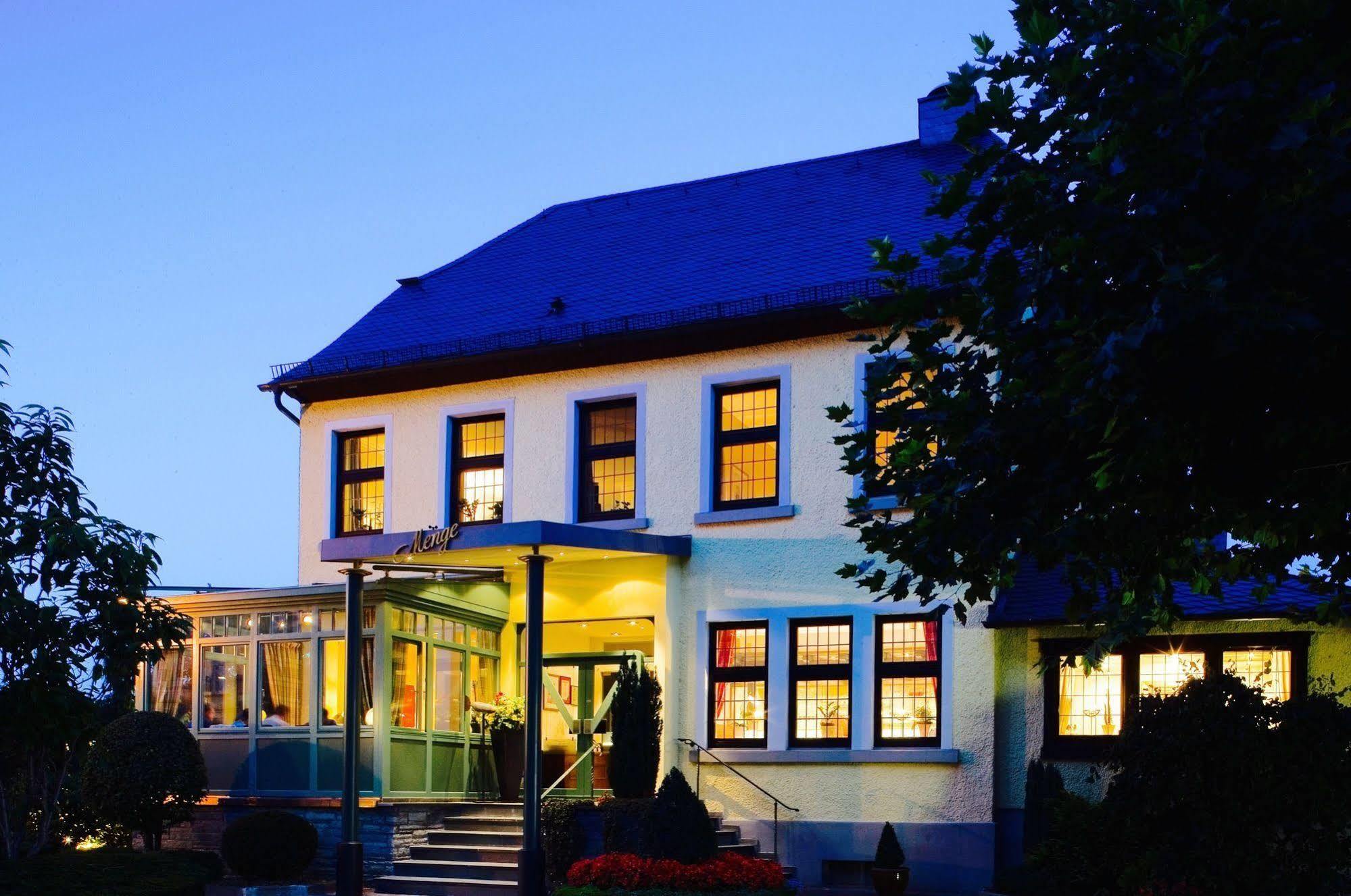 Hotel Menge "An Der Schlacht" Arnsberg Eksteriør bilde